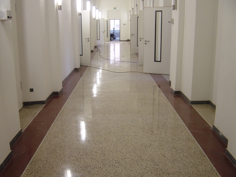 Terrazzo Flur nachher – geschliffen und poliert