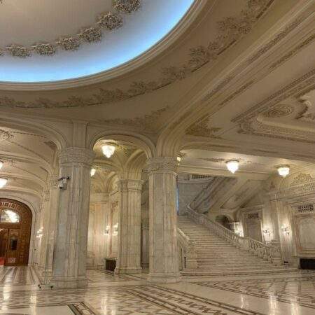 Treppenhaus renovieren Berlin - Vorher