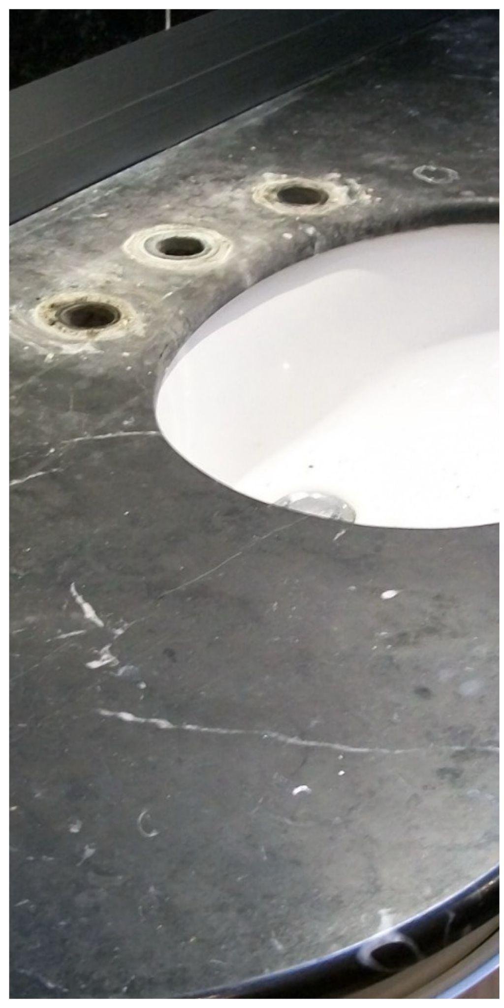 Vorher: Waschtisch Aufbereitung