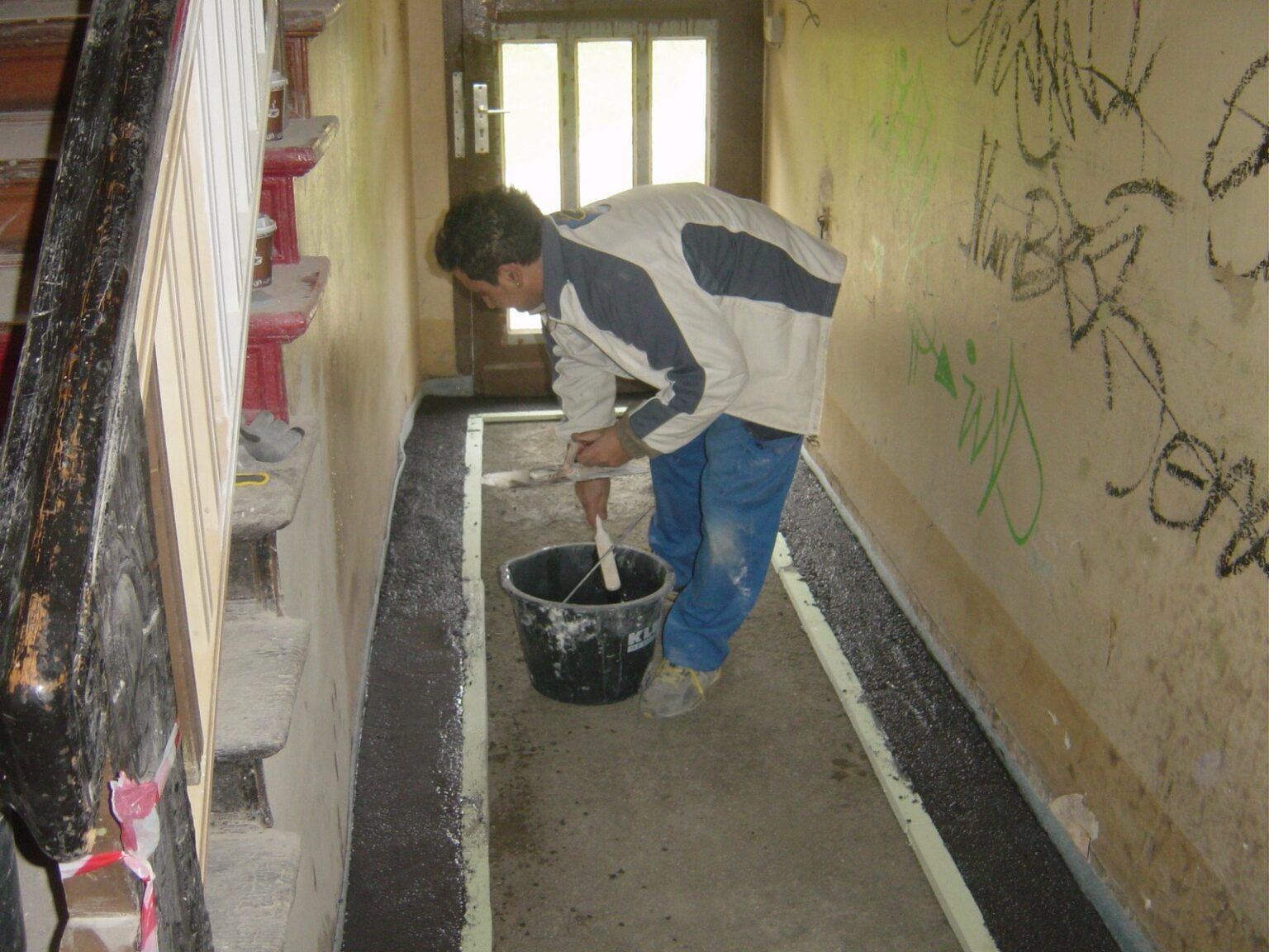 Terrazzo-Sanierung während der Arbeit