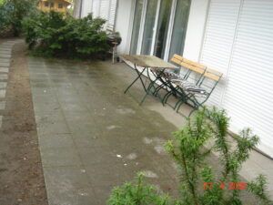 Terrassenplatten reinigen und pflegen: Profi-Tipps